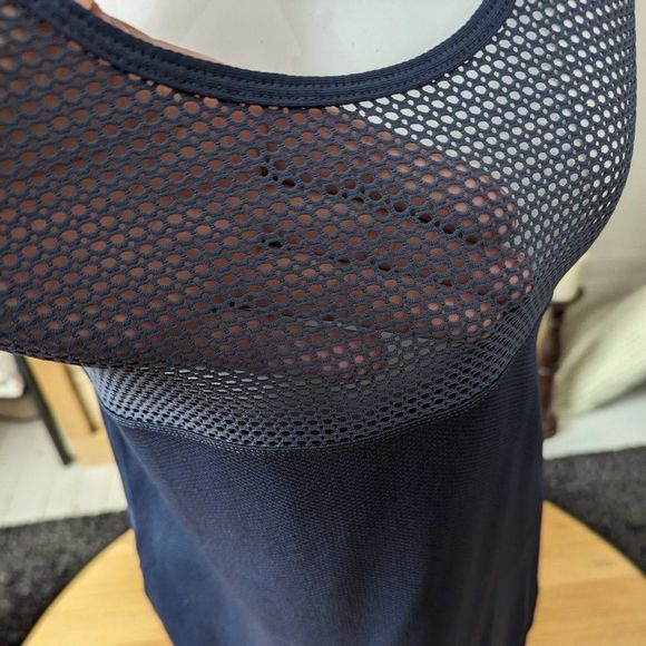 27. Lorna Jane Houston Excel Tank Top Canyon Blue Size medium - Picture 4 of 10